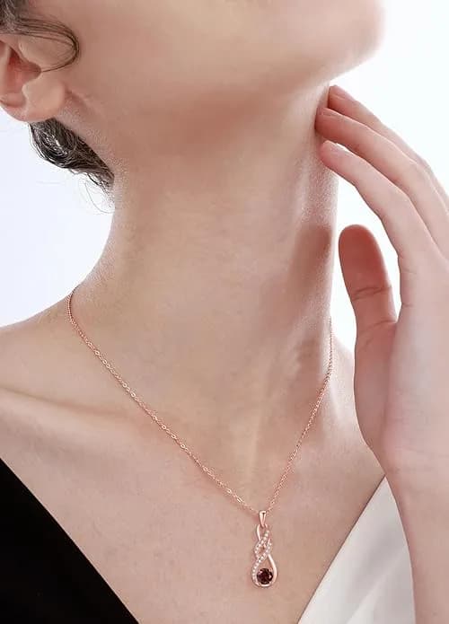 Колие за рожден ден за жени с гранат Birthstone, сребро 925 и златно покритие, регулируема верижка снимка 3